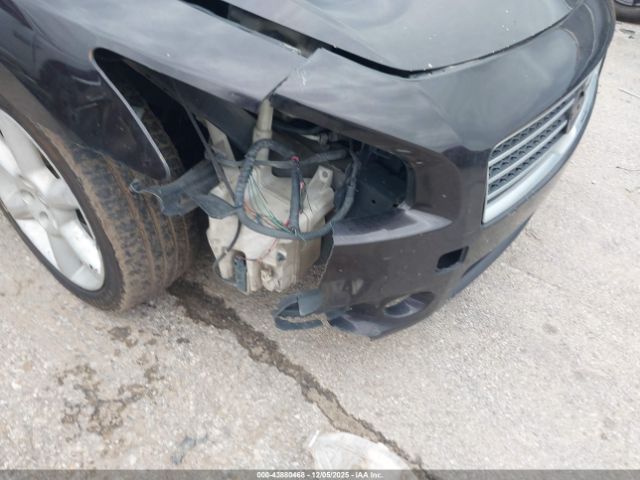 Nissan Maxima Image 7