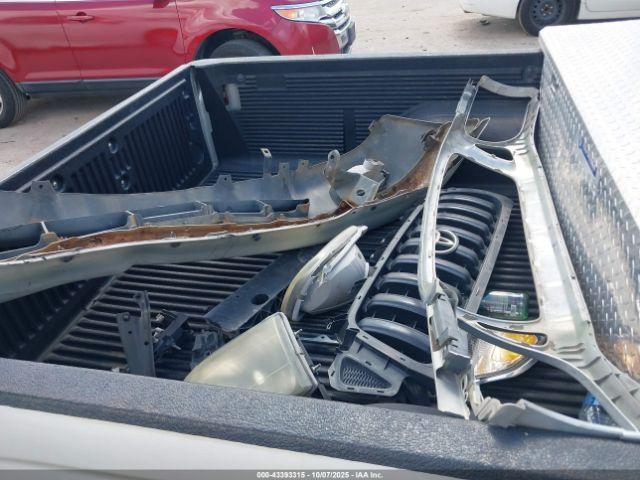 Toyota Tacoma Prerunner Image 4