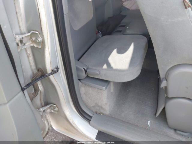 Toyota Tacoma Image 13