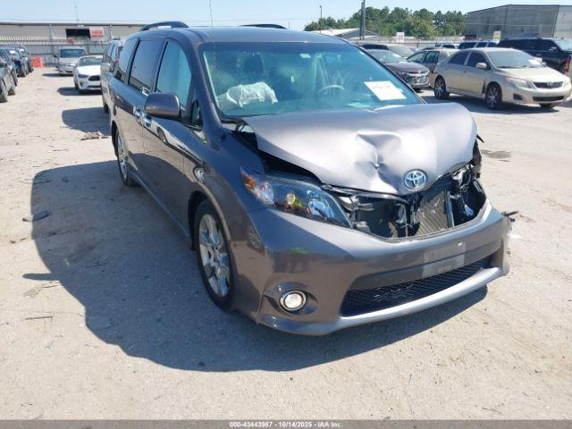  Salvage Toyota Sienna
