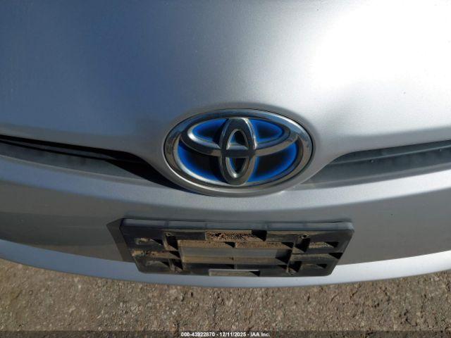 Toyota Prius Iii Image 11
