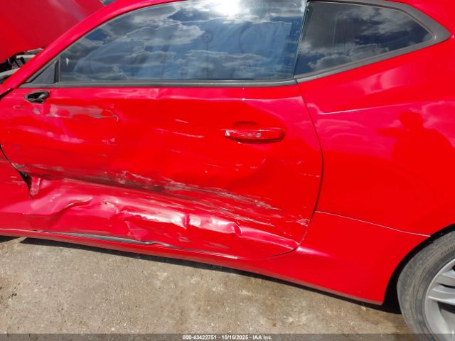 Chevrolet Camaro 1lt Image 5