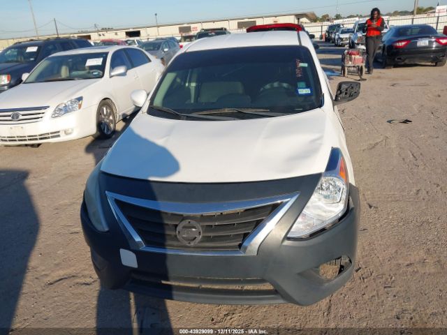 Nissan Versa 1.6 Sv Image 10