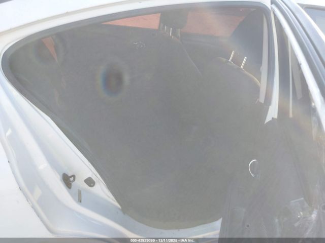 Nissan Versa 1.6 Sv Image 4