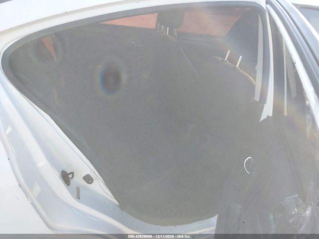 Nissan Versa 1.6 Sv Image 4