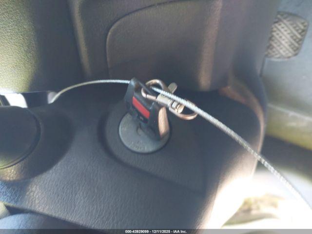 Nissan Versa 1.6 Sv Image 5