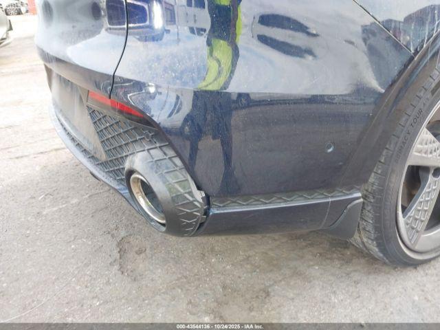 Genesis GV70 2.5t Awd Image 16