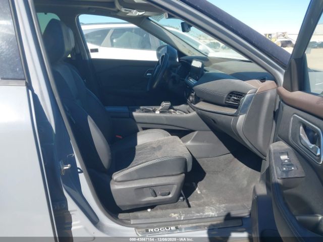 Nissan Rogue Platinum Intelligent Awd Image 2