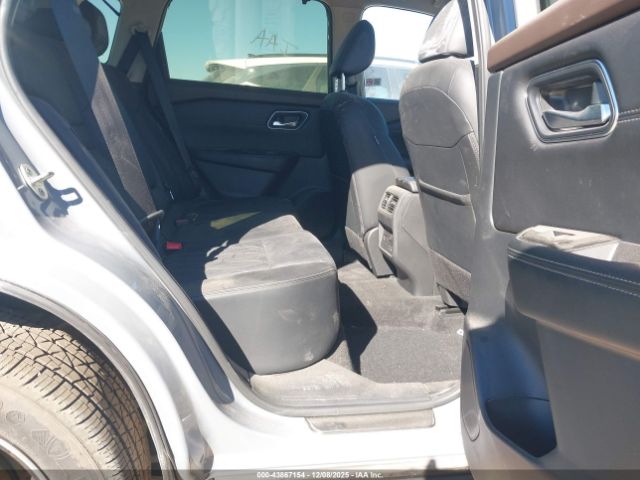 Nissan Rogue Platinum Intelligent Awd Image 8