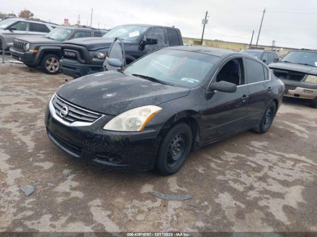 Nissan Altima 2.5 S Image 3