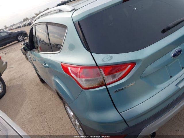 Ford Escape Titanium Image 2