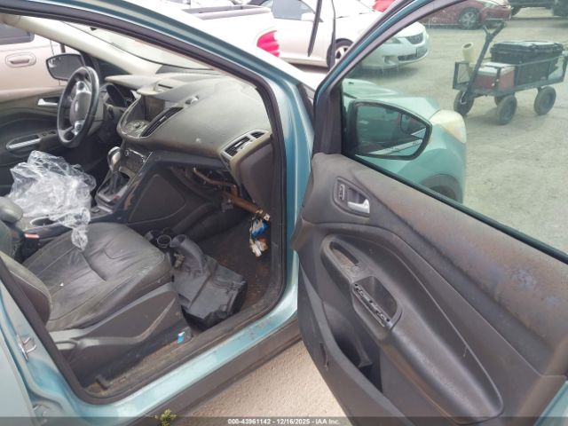 Ford Escape Titanium Image 3