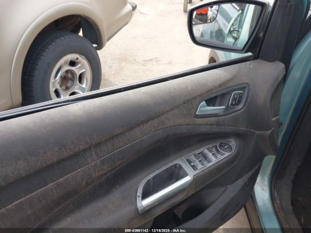 Ford Escape Titanium Image 6