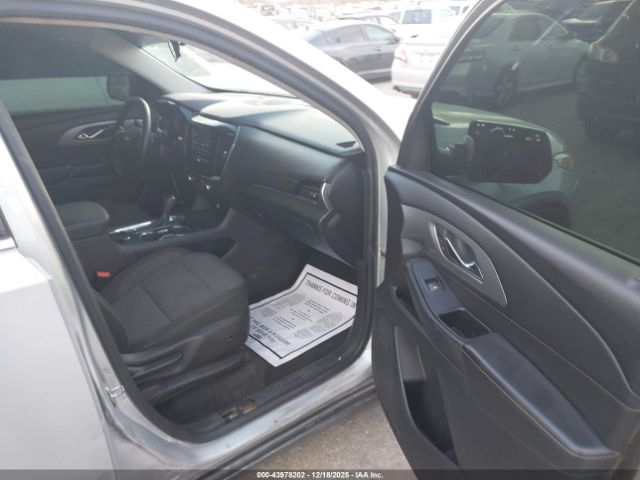 Chevrolet Traverse Ls Image 14