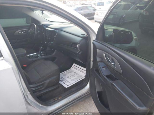 Chevrolet Traverse Ls Image 14