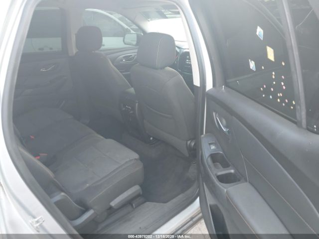 Chevrolet Traverse Ls Image 2