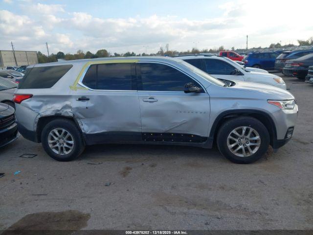 Chevrolet Traverse Ls Image 9