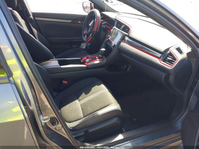 Honda Civic Sport Image 16