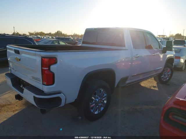 Chevrolet Silverado 2500 Image 13