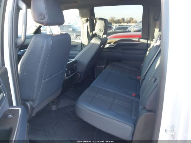 Chevrolet Silverado 2500 Image 10