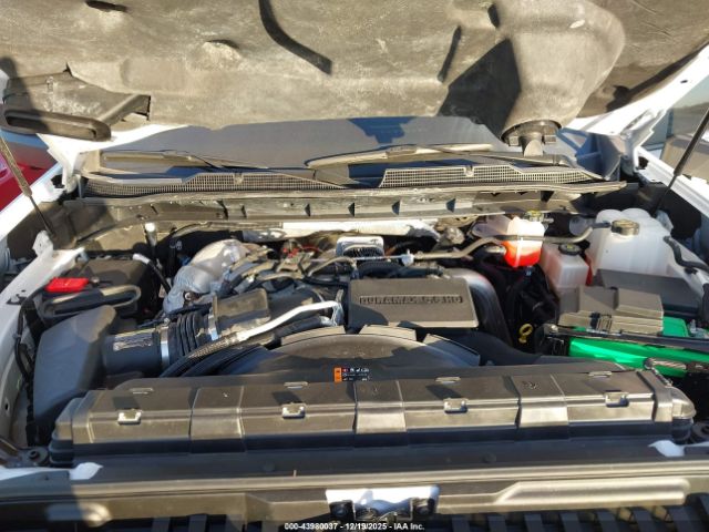 Chevrolet Silverado 2500 Image 2