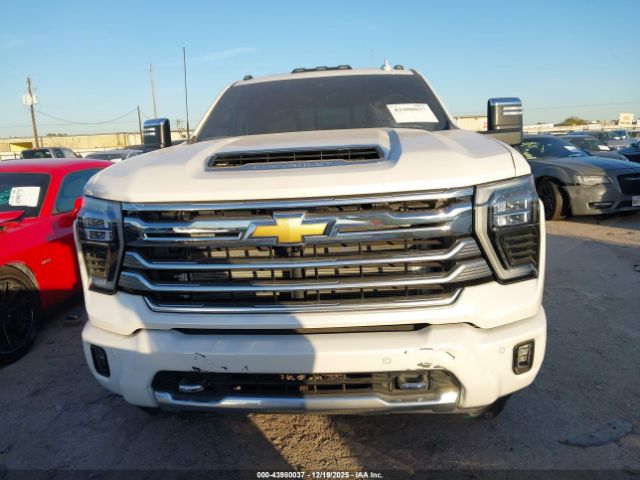 Chevrolet Silverado 2500 Image 11