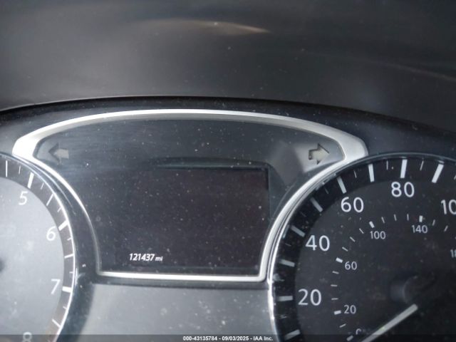 Nissan Pathfinder Sv Image 14