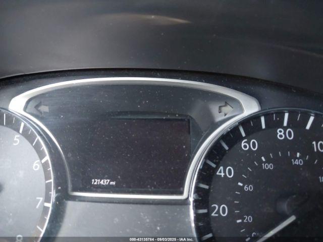 Nissan Pathfinder Sv Image 14