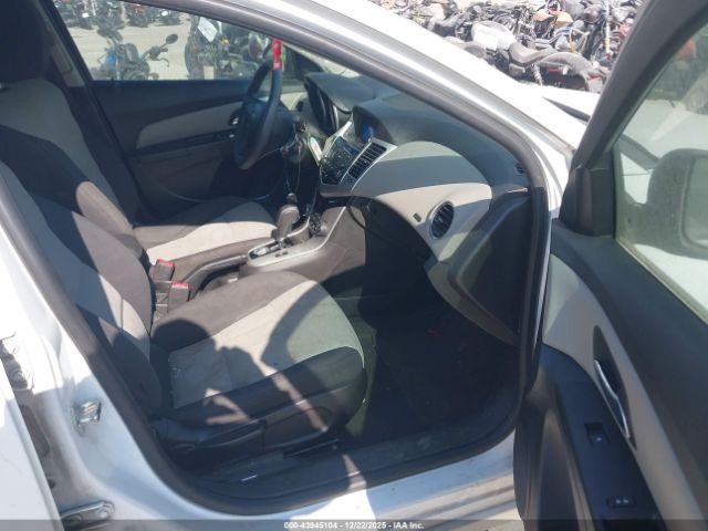 Chevrolet Cruze Ls Auto Image 5