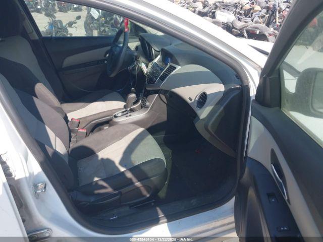 Chevrolet Cruze Ls Auto Image 5