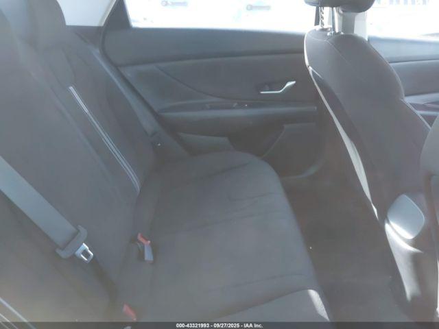 Hyundai ELANTRA Blue Image 5