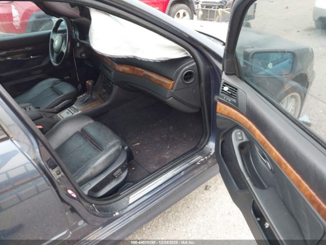 BMW 5 Series Image 11