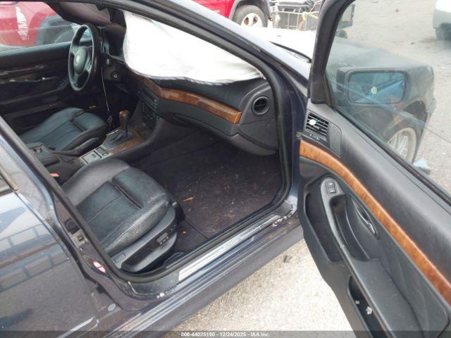 BMW 5 Series Image 11