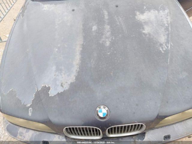 BMW 5 Series Image 8