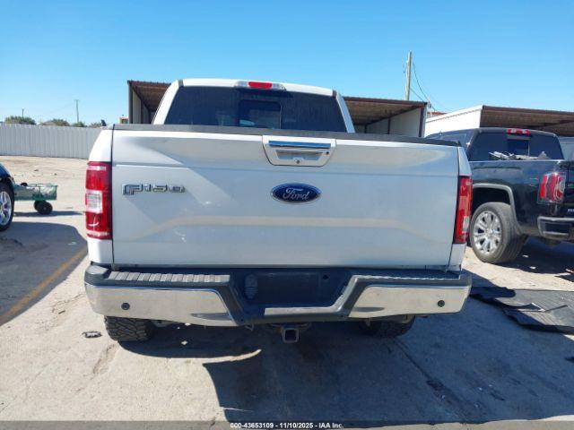 Ford F-150 Lariat Image 8