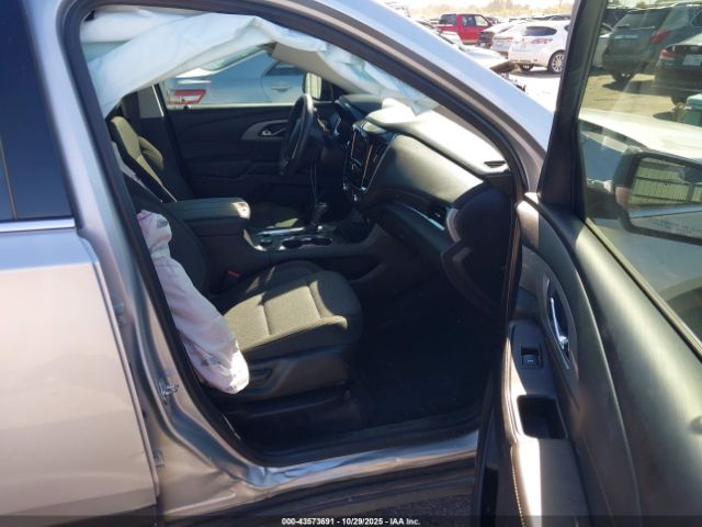 Chevrolet Traverse Ls Image 9