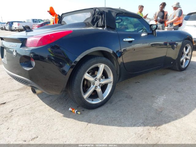 Pontiac Solstice Image 2