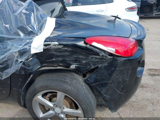 Pontiac Solstice Image 4