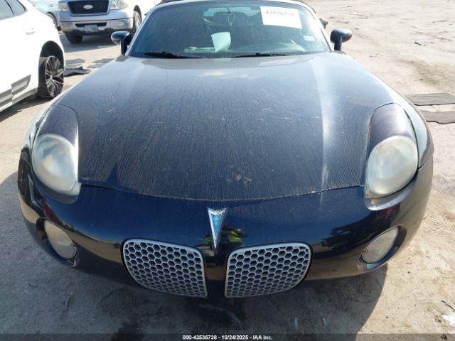 Pontiac Solstice Image 12