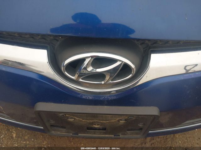 Hyundai VELOSTER Value Edition Image 8