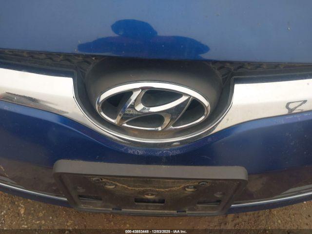 Hyundai VELOSTER Value Edition Image 8