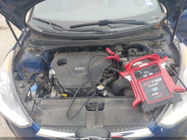 Hyundai VELOSTER Value Edition Image 7