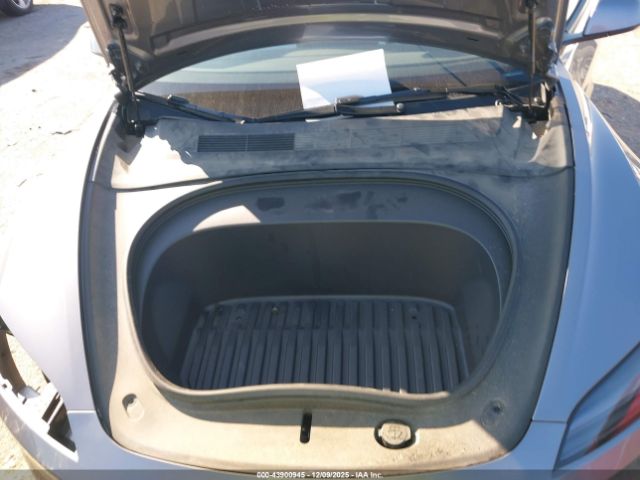 Tesla Model 3 Performance Image 10