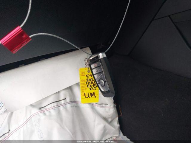 Ford Explorer Xlt Image 15