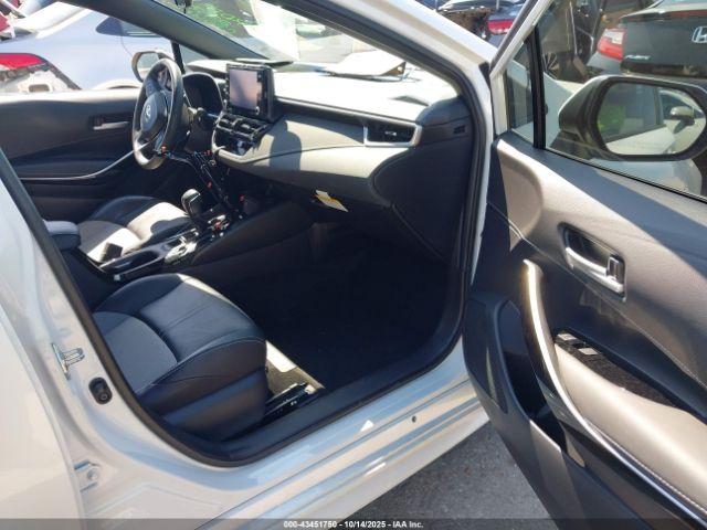 Toyota Corolla Xse Image 6