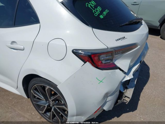 Toyota Corolla Xse Image 8