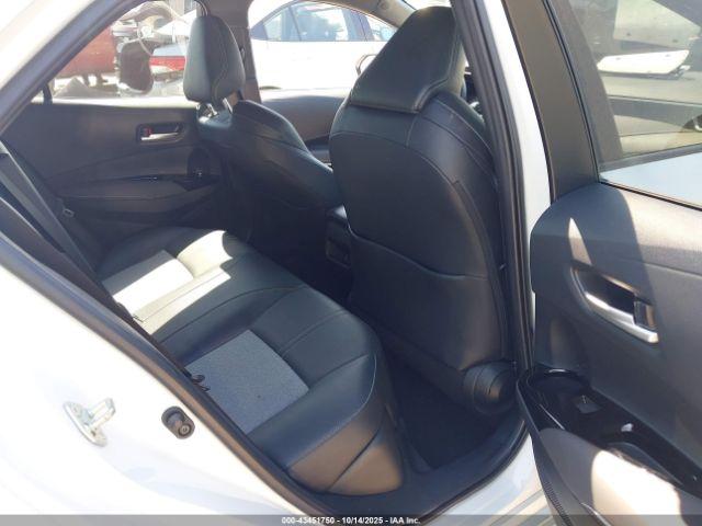 Toyota Corolla Xse Image 4