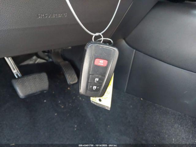 Toyota Corolla Xse Image 11