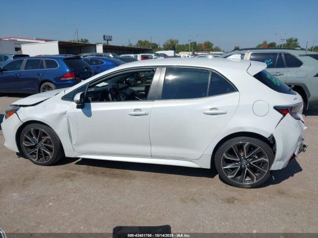 Toyota Corolla Xse Image 12