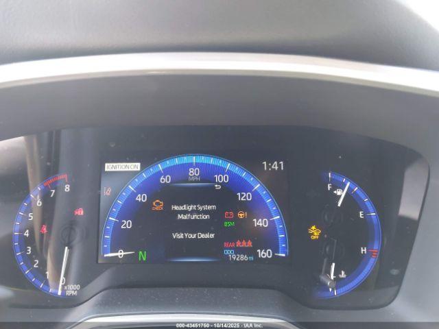 Toyota Corolla Xse Image 9